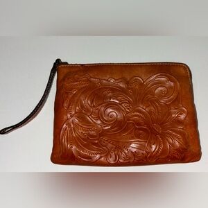 Patricia Nash Cassini wristlet-tooled